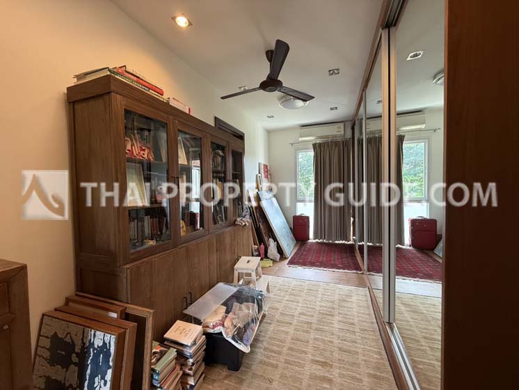 House with Shared Pool in Nichada Thani 